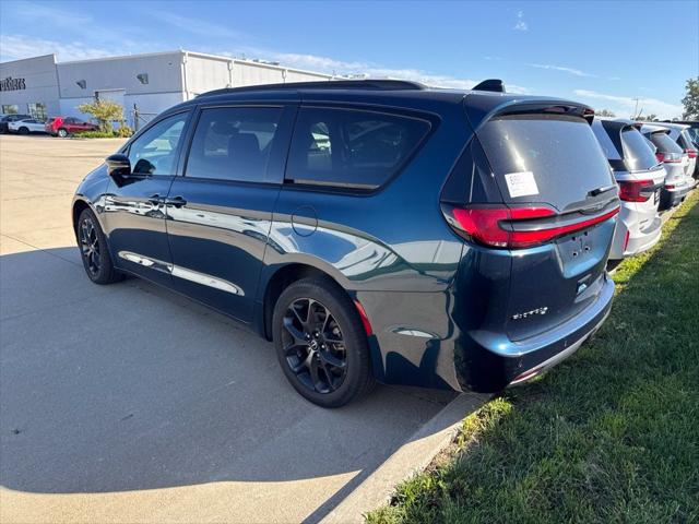 2025 Chrysler Pacifica Limited AWD