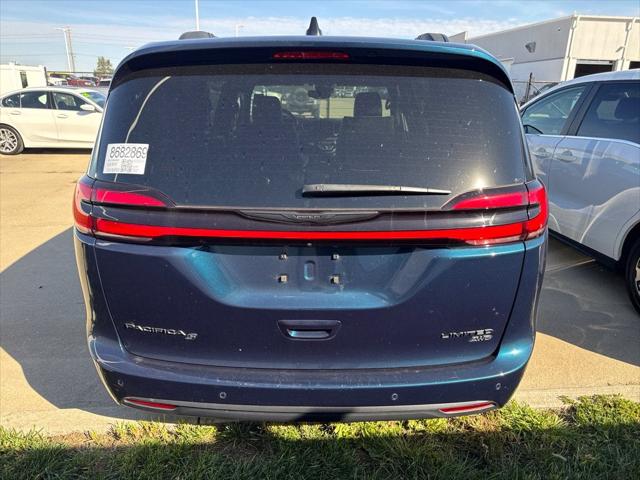 2025 Chrysler Pacifica Limited AWD