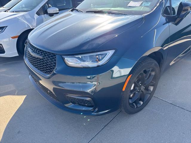 2025 Chrysler Pacifica Limited AWD