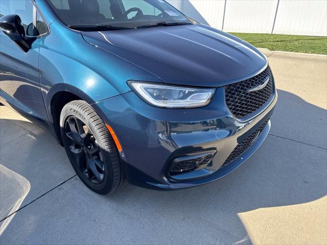 2025 Chrysler Pacifica Limited AWD