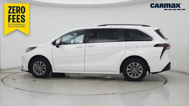 2023 Toyota Sienna LE for sale in Schaumburg, IL