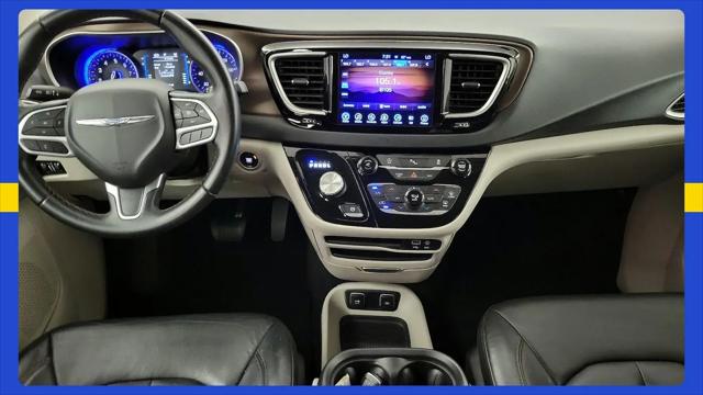 2017 Chrysler Pacifica Touring-L