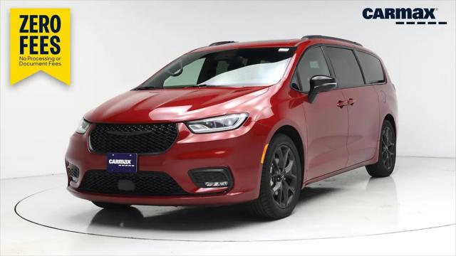 2025 Chrysler Pacifica Limited for sale in Naperville, IL