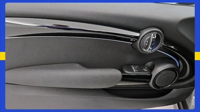 2023 MINI SE Hardtop Cooper Signature