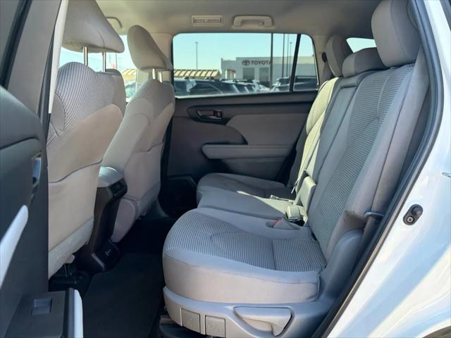 2023 Toyota Highlander Hybrid LE