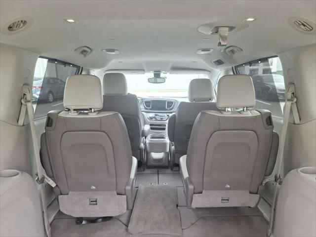 2017 Chrysler Pacifica Touring-L