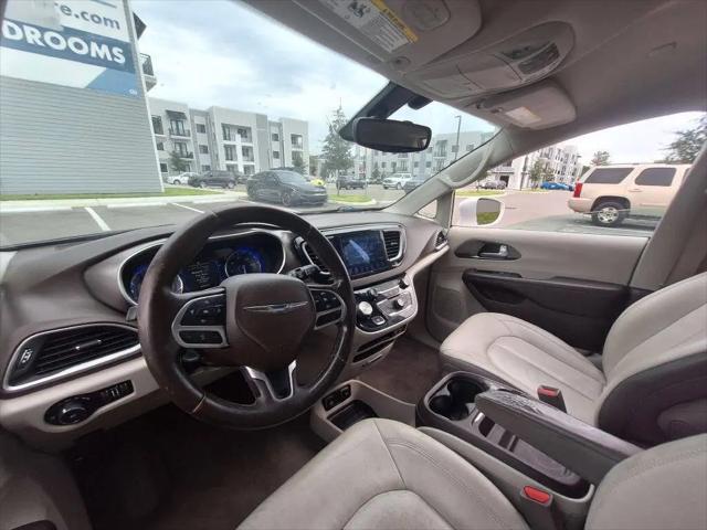 2017 Chrysler Pacifica Touring-L