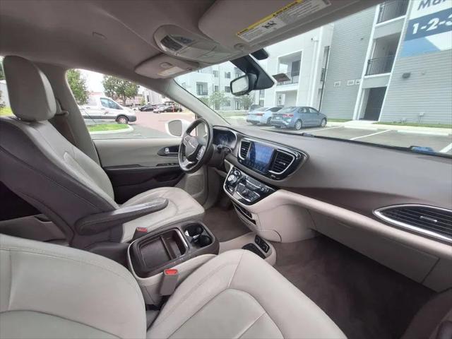 2017 Chrysler Pacifica Touring-L