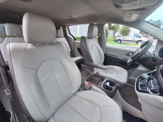 2017 Chrysler Pacifica Touring-L