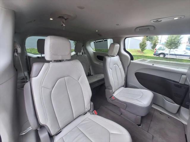 2017 Chrysler Pacifica Touring-L