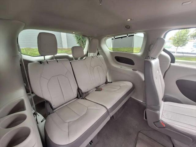 2017 Chrysler Pacifica Touring-L