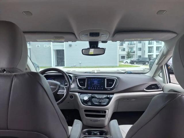 2017 Chrysler Pacifica Touring-L