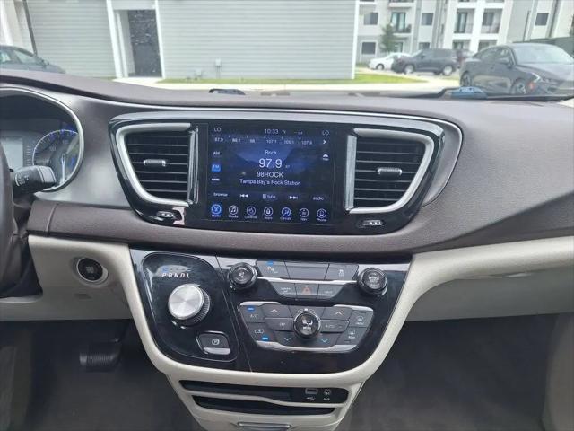 2017 Chrysler Pacifica Touring-L