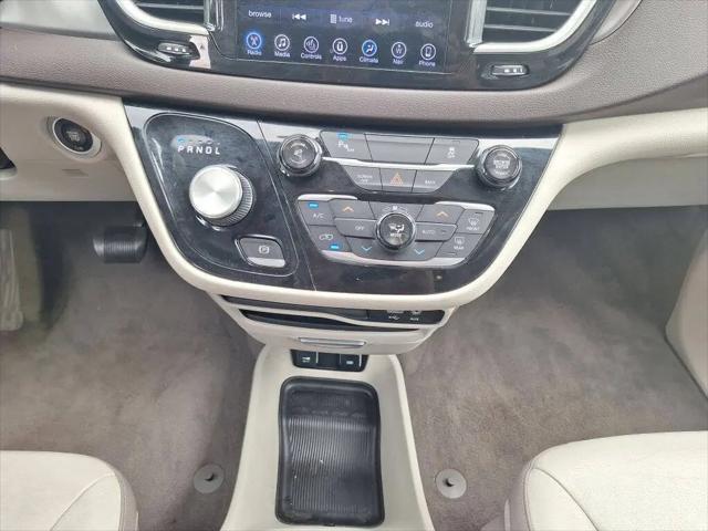 2017 Chrysler Pacifica Touring-L