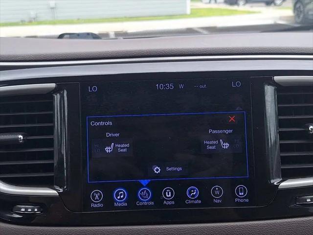2017 Chrysler Pacifica Touring-L