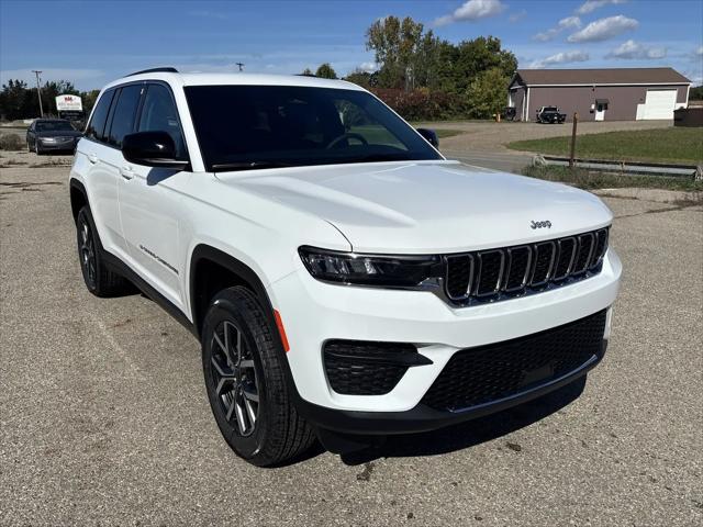 2027 Jeep Grand Cherokee Laredo for sale in Wayland, MI