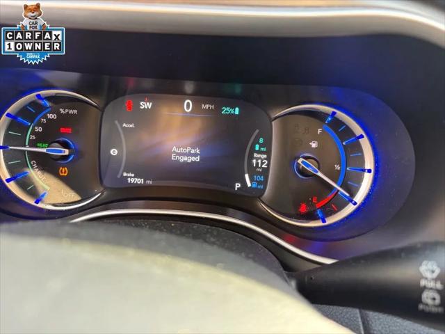 2024 Chrysler Pacifica Hybrid Select