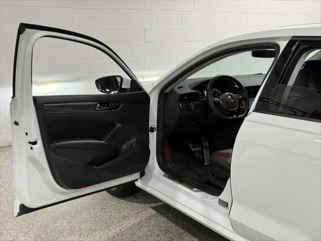 2020 Volkswagen Passat 2.0T R-Line