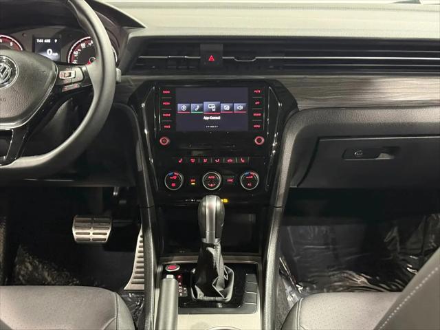2020 Volkswagen Passat 2.0T R-Line
