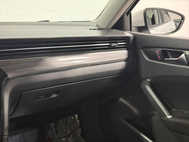 2020 Volkswagen Passat 2.0T R-Line