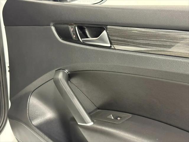 2020 Volkswagen Passat 2.0T R-Line
