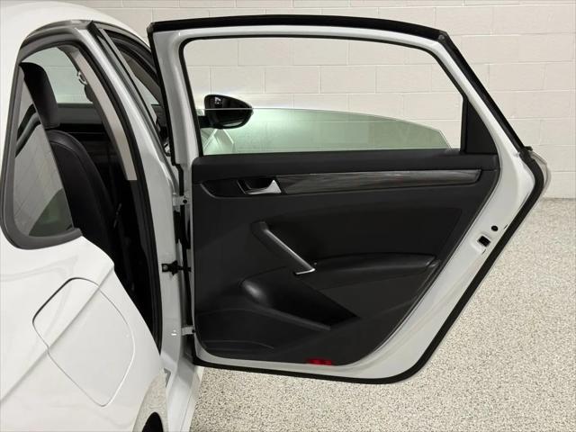 2020 Volkswagen Passat 2.0T R-Line