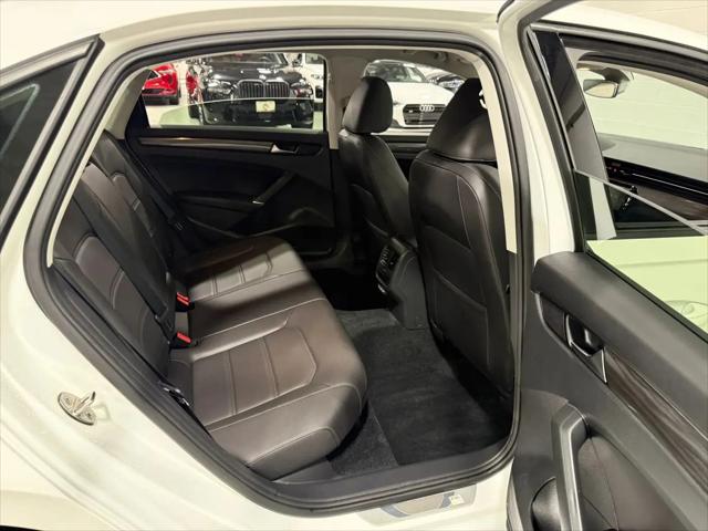 2020 Volkswagen Passat 2.0T R-Line