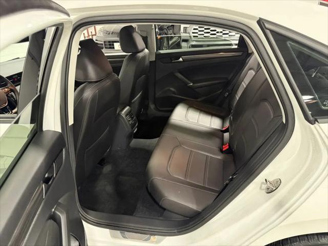 2020 Volkswagen Passat 2.0T R-Line