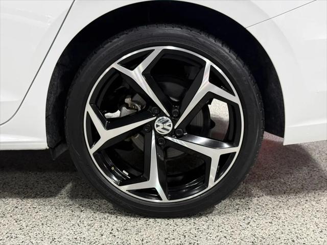 2020 Volkswagen Passat 2.0T R-Line