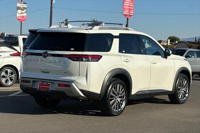 2023 Nissan Pathfinder SL FWD
