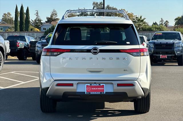 2023 Nissan Pathfinder SL FWD