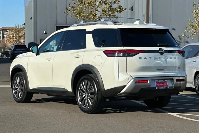 2023 Nissan Pathfinder SL FWD