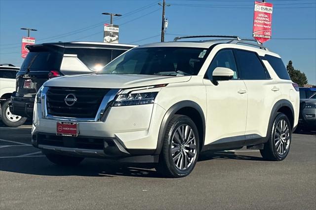 2023 Nissan Pathfinder SL FWD