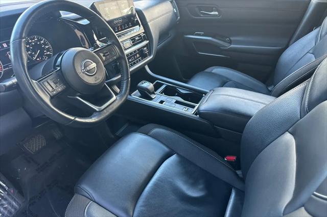 2023 Nissan Pathfinder SL FWD