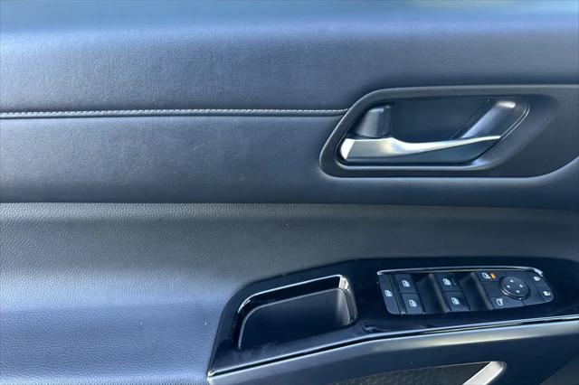 2023 Nissan Pathfinder SL FWD