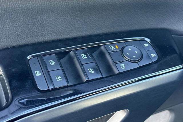 2023 Nissan Pathfinder SL FWD