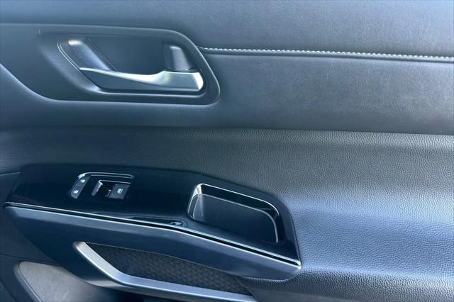 2023 Nissan Pathfinder SL FWD