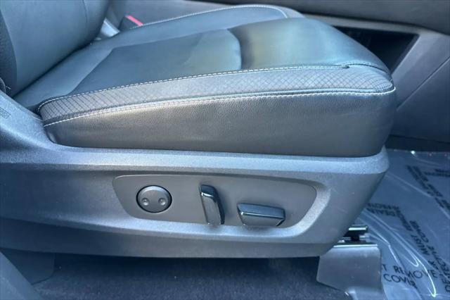2023 Nissan Pathfinder SL FWD