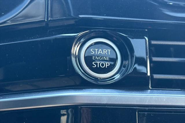 2023 Nissan Pathfinder SL FWD