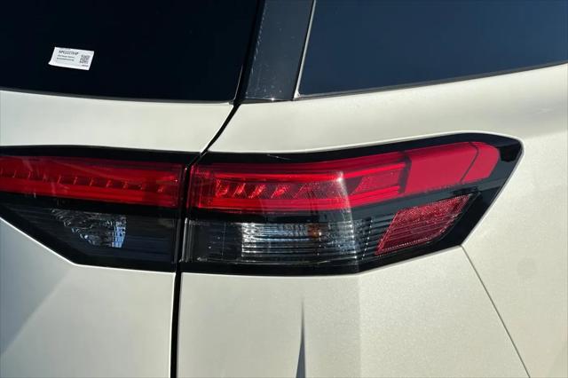 2023 Nissan Pathfinder SL FWD