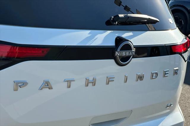 2023 Nissan Pathfinder SL FWD