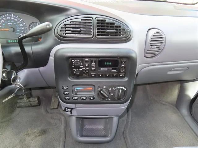 2000 Dodge Caravan SE