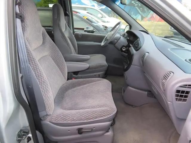 2000 Dodge Caravan SE