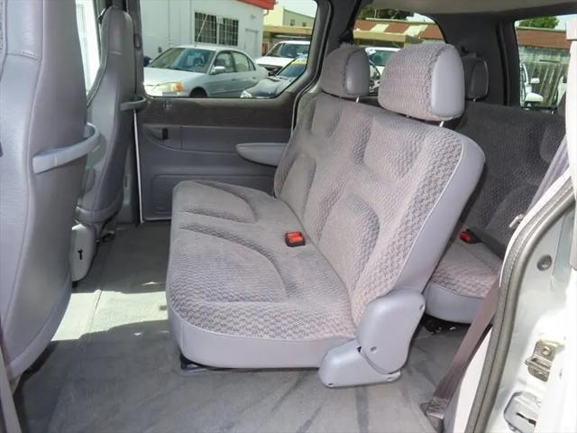 2000 Dodge Caravan SE