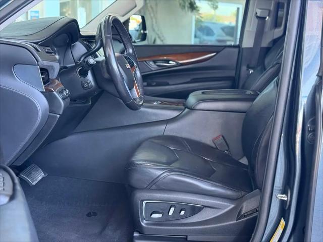 2020 Cadillac Escalade 4WD Luxury