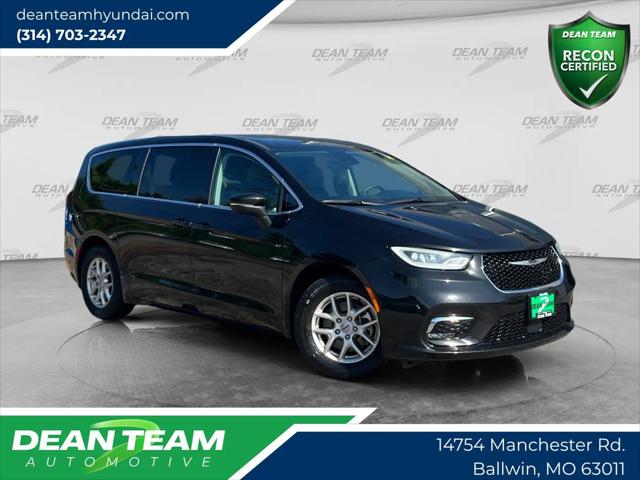 2023 Chrysler Pacifica Touring L for sale in Ballwin, MO