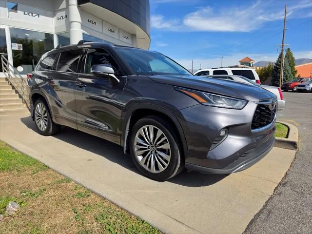 2022 Toyota Highlander Platinum