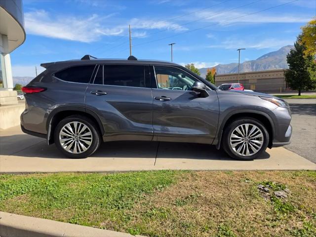 2022 Toyota Highlander Platinum