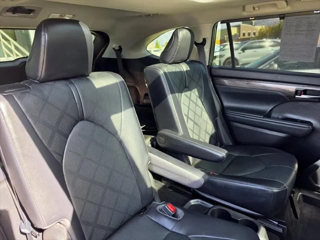 2022 Toyota Highlander Platinum