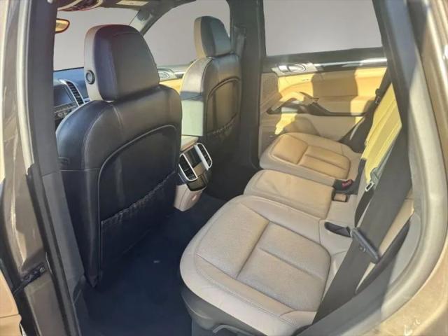 2016 Porsche Cayenne Base